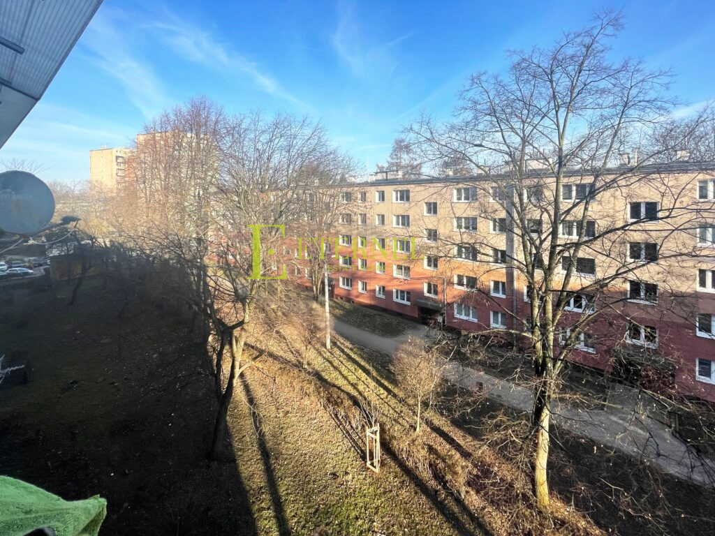 Ciekawa kawalerka 25m2 z francuskim balkonem – Os. Jagiellońskie, Bieńczyce