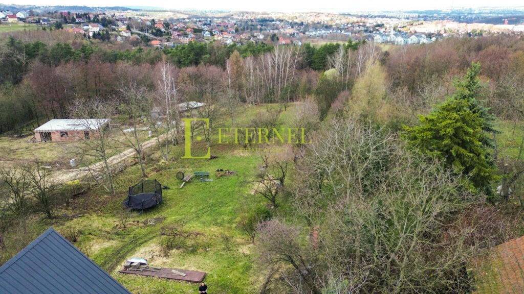 Dom jednorodzinny w stanie surowym + drugi budynek – działka 52 ary – Siercza, Wieliczka