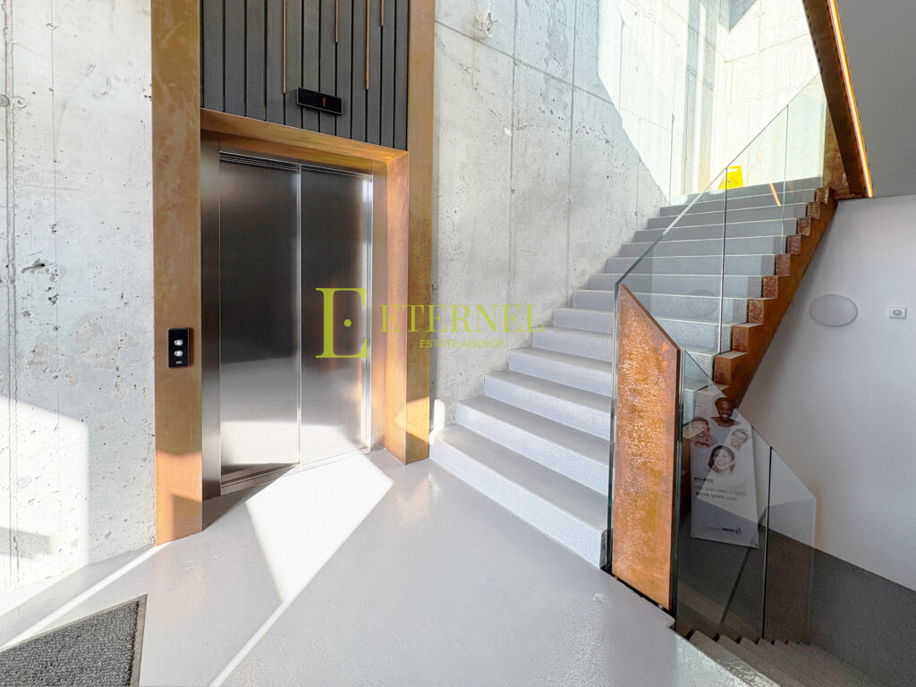 Винятковий комерційний простір 284м2 з терасою 200м2 – вул. Chełmska