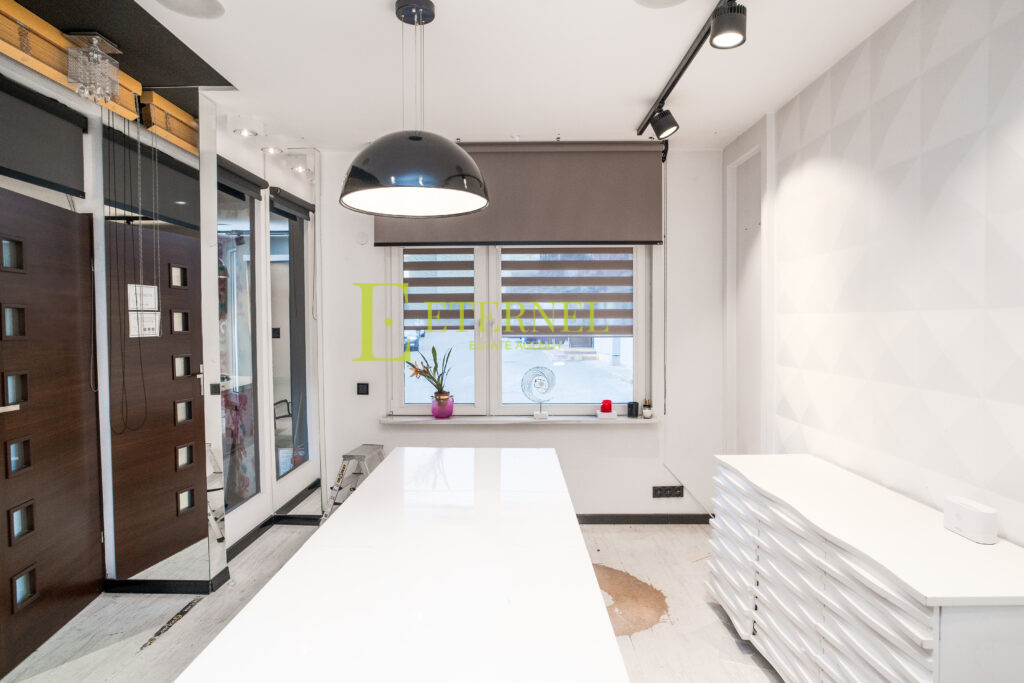 Lokal 60 m² z poddaszem i piwnicą – ul. Bieżanowska, Kraków