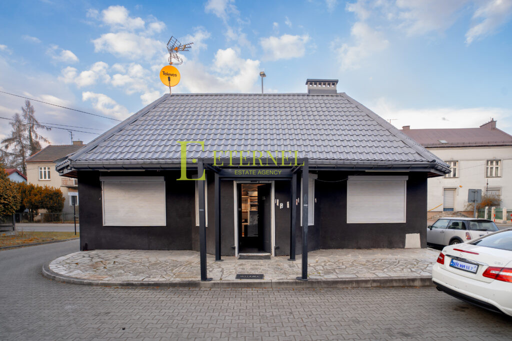 Lokal 60 m² z poddaszem i piwnicą – ul. Bieżanowska, Kraków