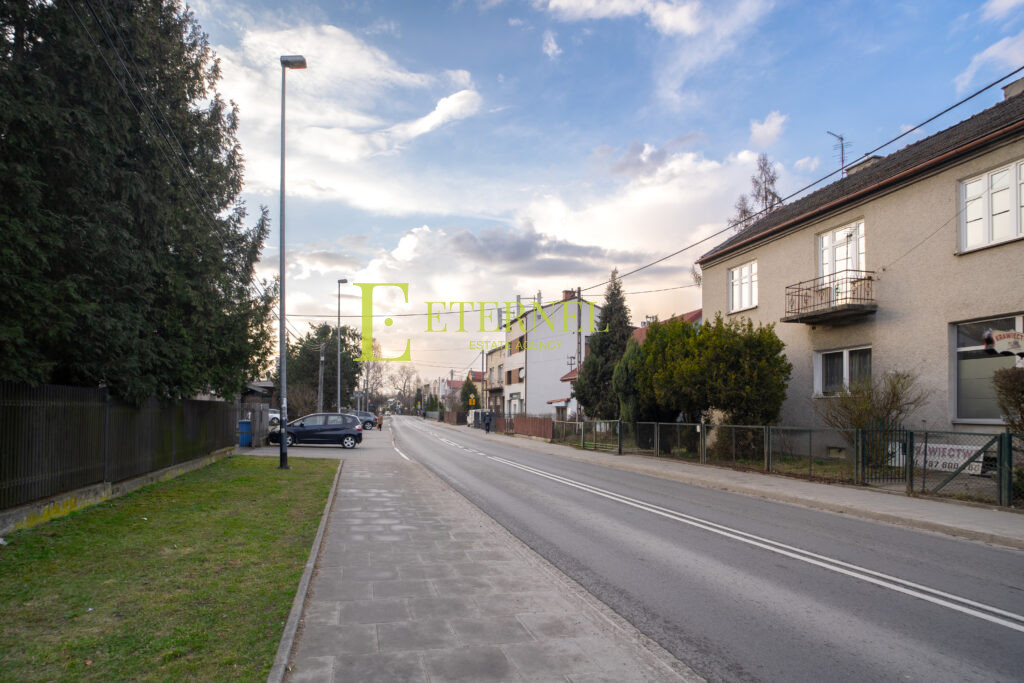 Lokal 60 m² z poddaszem i piwnicą – ul. Bieżanowska, Kraków