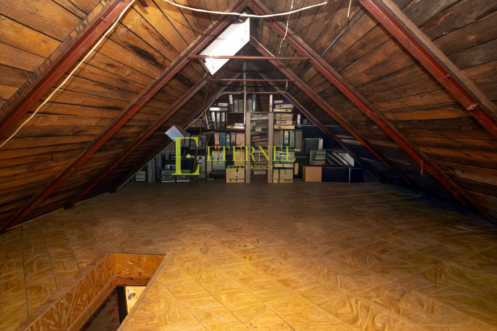 Lokal 60 m² z poddaszem i piwnicą – ul. Bieżanowska, Kraków