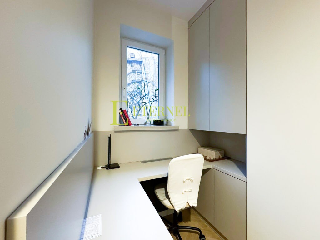 Kawalerka umeblowana z balkonem 22m2 – kamienica, Kraków