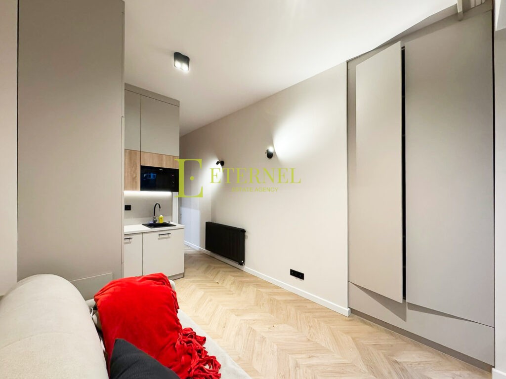 Kawalerka umeblowana z balkonem 22m2 – kamienica, Kraków