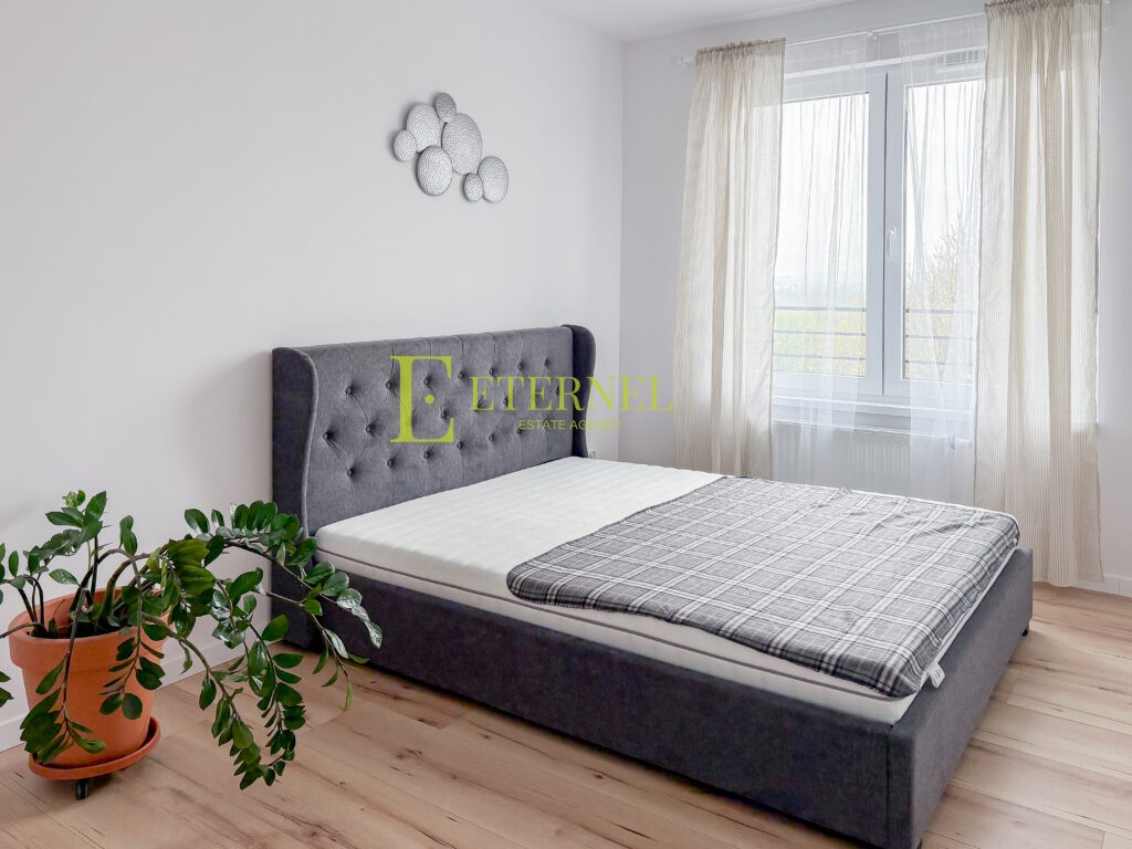 3-pokojowe mieszkanie z balkonem, garażem i komórką – ul. Banacha, Kraków