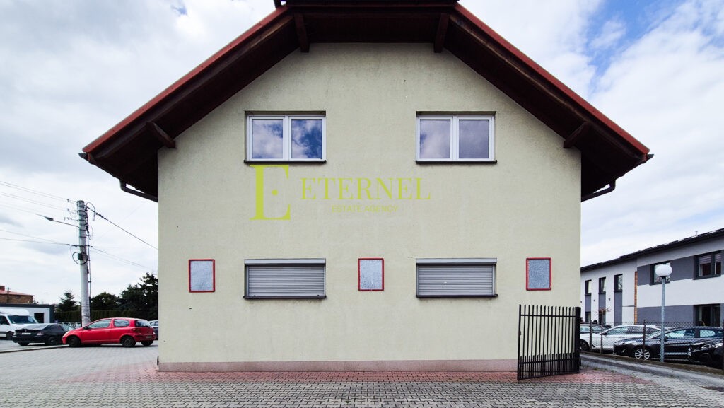 Dwupoziomowy lokal komercyjny 100m2 z parkingiem – Miechów | Świetna lokalizacja