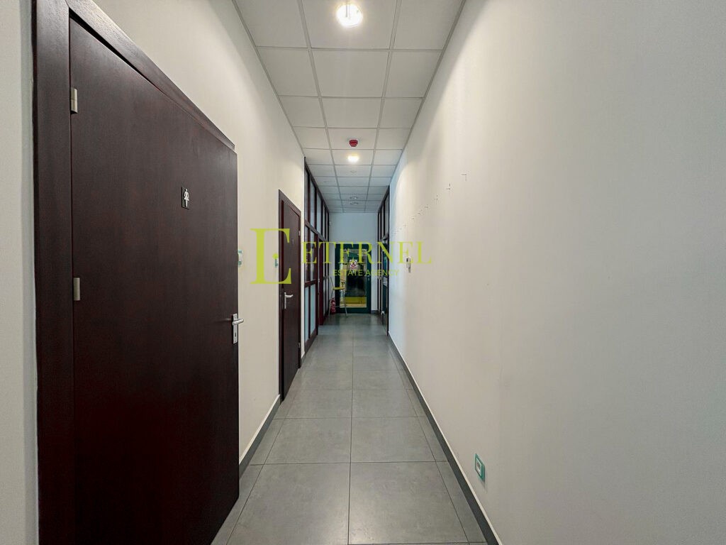 Obiekt biurowo-magazynowy 1 501 m2 na działce 5 638 m2 na sprzedaż – Kraków, Łęg (Czyżyny)