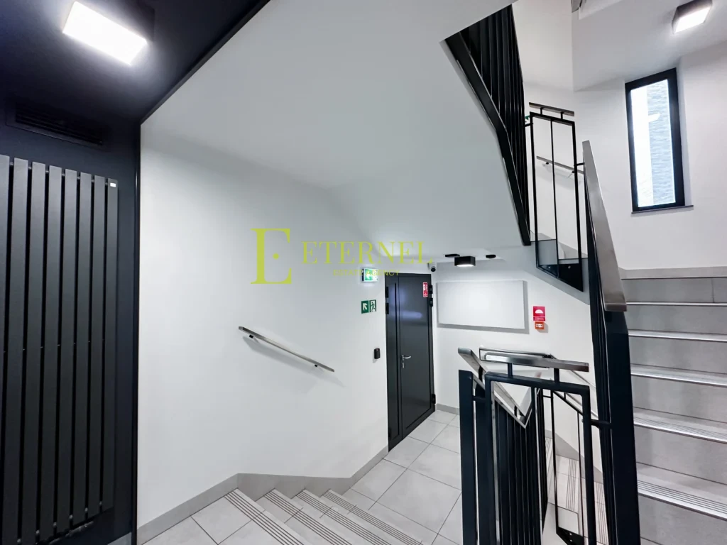 Lokal handlowo-usługowy na wynajem 467,57 m2 – Al. Jana Pawła II, Kraków, Czyżyny