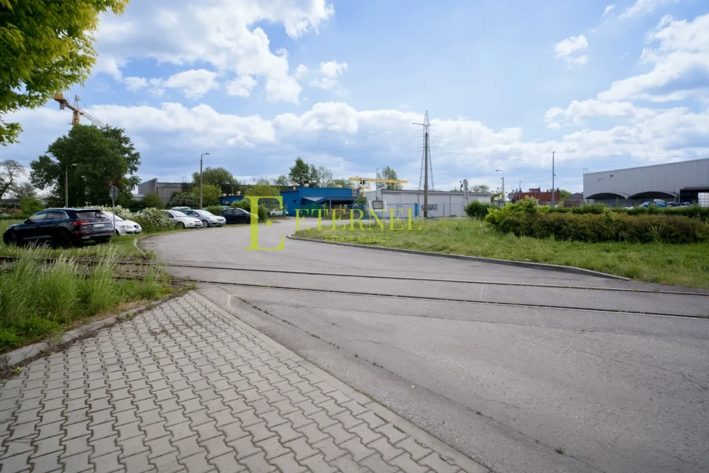 Obiekt biurowo-magazynowy 1 501 m2 na działce 5 638 m2 na sprzedaż – Kraków, Łęg (Czyżyny)