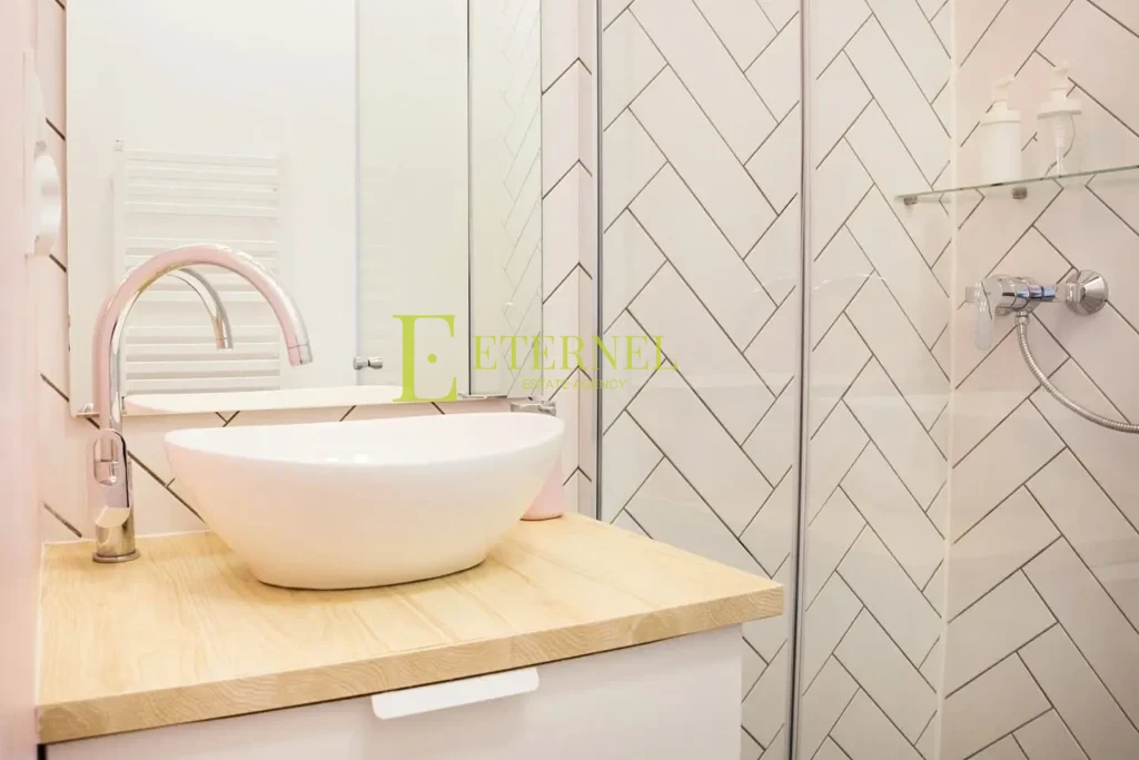 Studio apartment with mezzanine 25 m2 + 5 m2 for rent – Al. Słowackiego 58, Kraków, Krowodrza