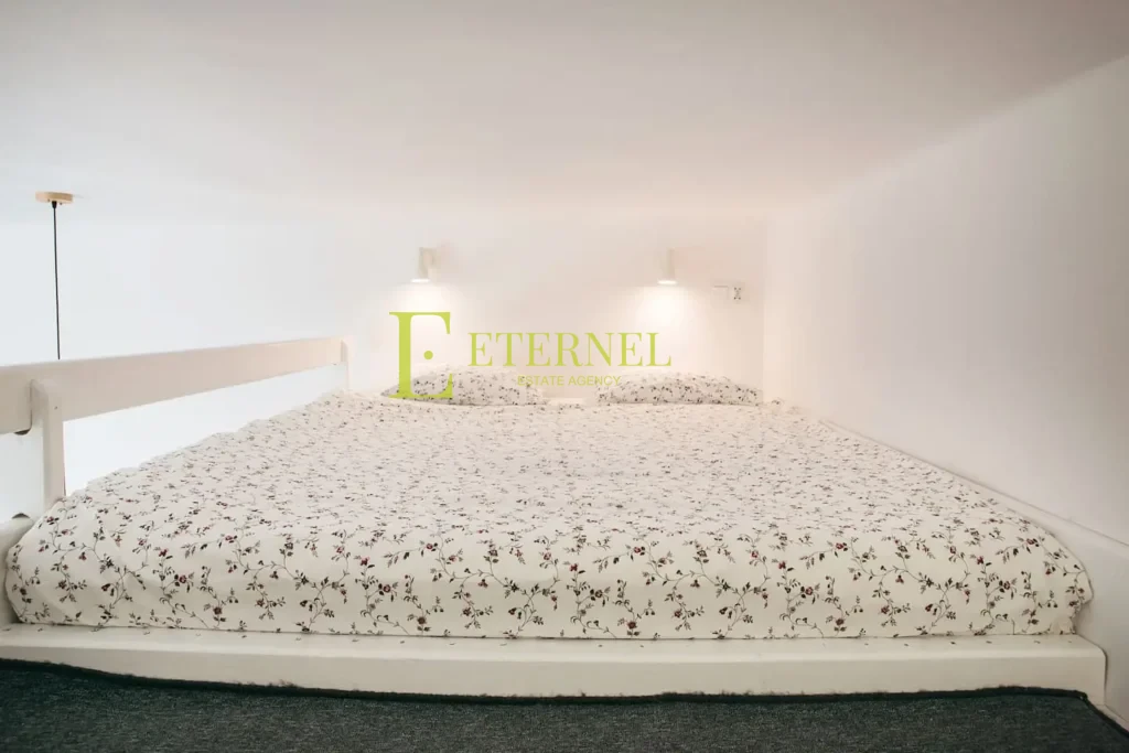 Studio apartment with mezzanine 25 m2 + 5 m2 for rent – Al. Słowackiego 58, Kraków, Krowodrza