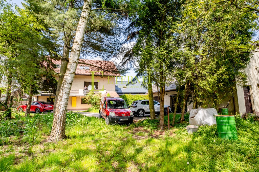 Cały budynek 9-pokojowy do wynajęcia 235,7 m2 na działce 20 arów – ul. Radziwiłłów, Aleksandrowice (gmina Zabierzów)