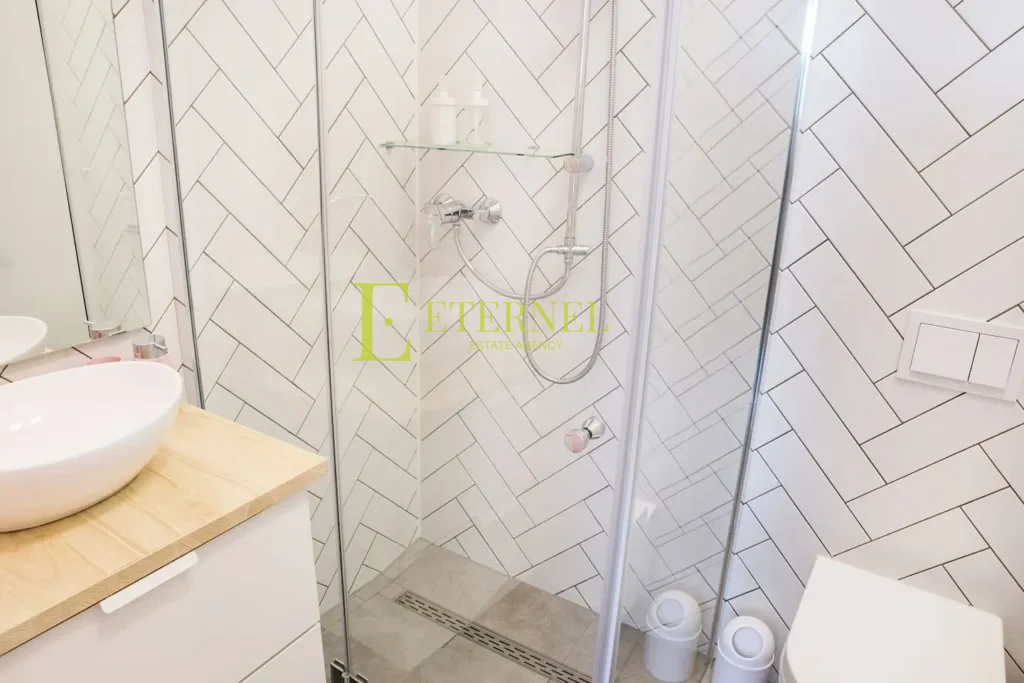 Studio apartment with mezzanine 25 m2 + 5 m2 for rent – Al. Słowackiego 58, Kraków, Krowodrza
