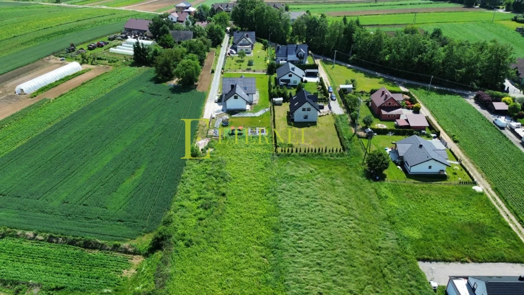 Działka 44 ary z możliwością podziału na sprzedaż – Krzysztoforzyce, gmina Kocmyrzów-Luborzyca