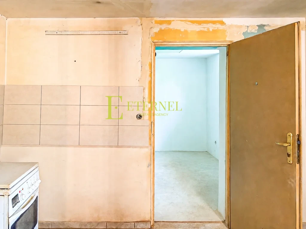 Lokal użytkowy 37 m2 na sprzedaż w odrestaurowanej kamienicy – Kraków, Olsza / Osiedle Oficerskie