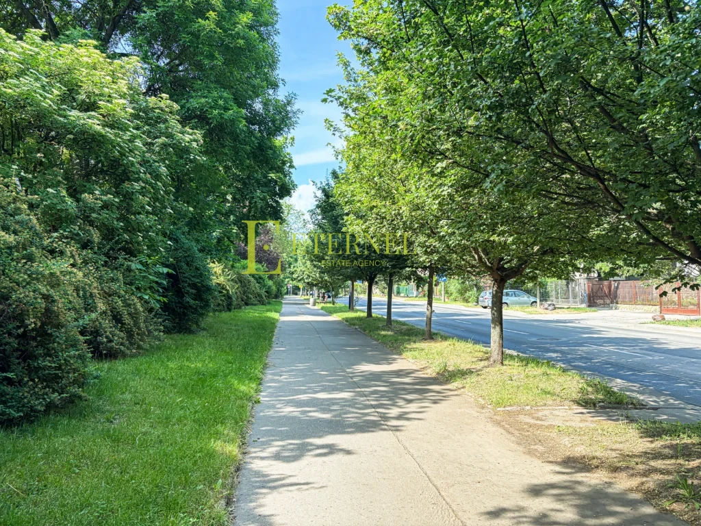 Lokal użytkowy 37 m2 na sprzedaż w odrestaurowanej kamienicy – Kraków, Olsza / Osiedle Oficerskie