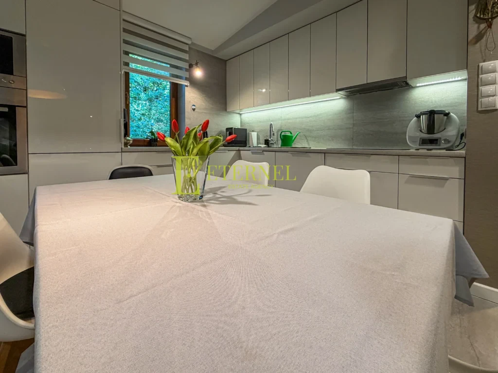 Apartament 2-pokojowy 60 m2 z widokiem na Park Decjusza do wynajęcia – Wola Justowska, Kraków, Zwierzyniec