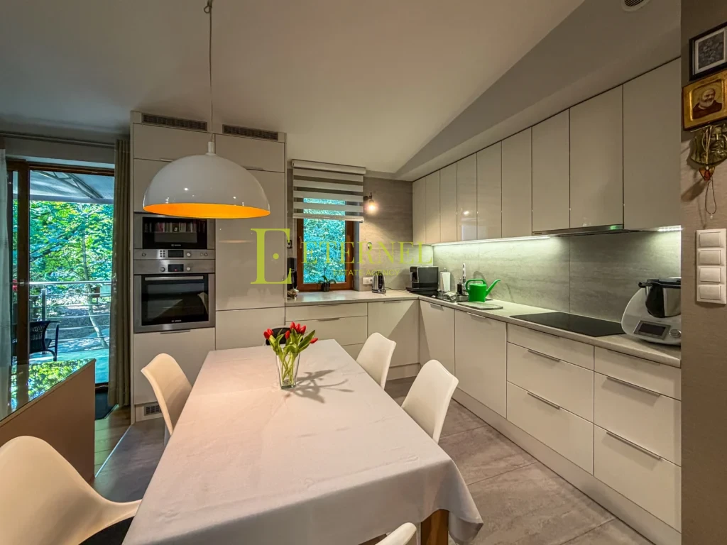 Apartament 2-pokojowy 60 m2 z widokiem na Park Decjusza do wynajęcia – Wola Justowska, Kraków, Zwierzyniec