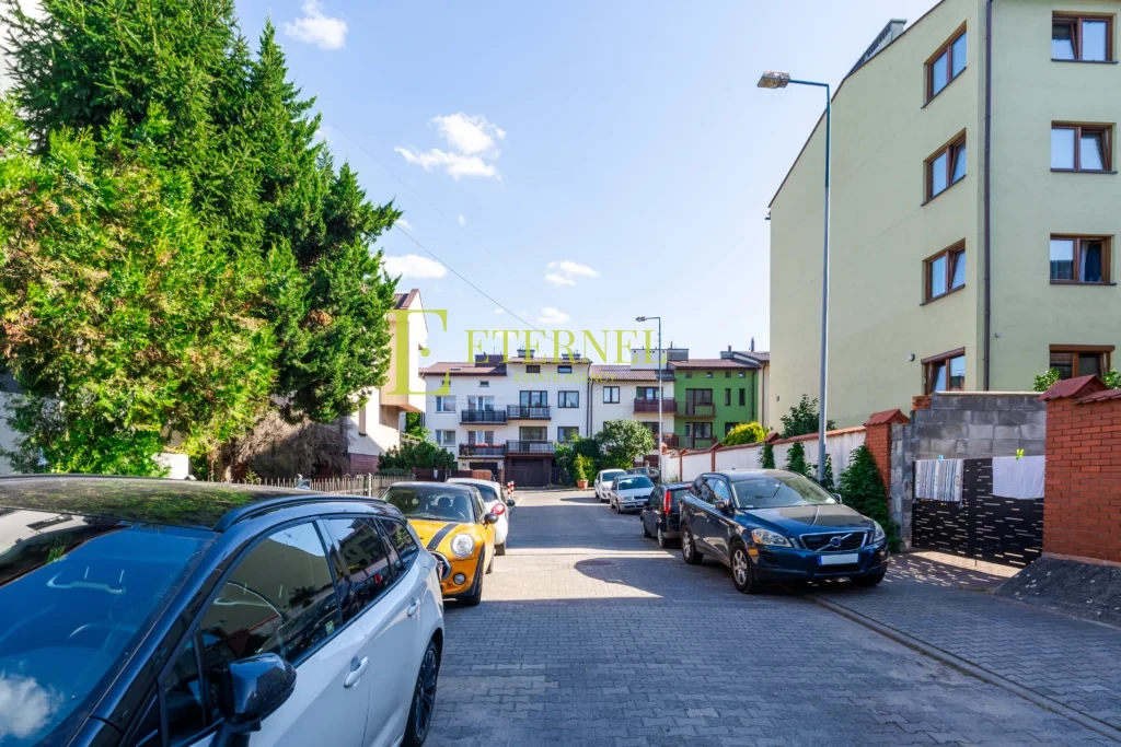 Mieszkanie 2-pokojowe 31,8 m2 po remoncie na sprzedaż – ul. Fatimska, Kraków, Bieńczyce